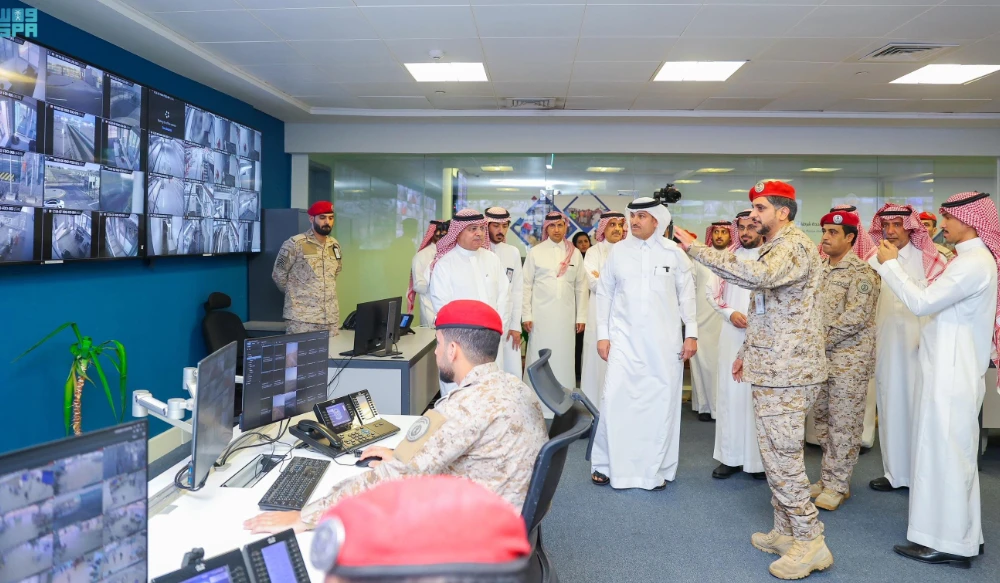 Saleh bin Nasser Al-Jasser visits King Abdulaziz Airport facilities in Jeddah. (SPA)