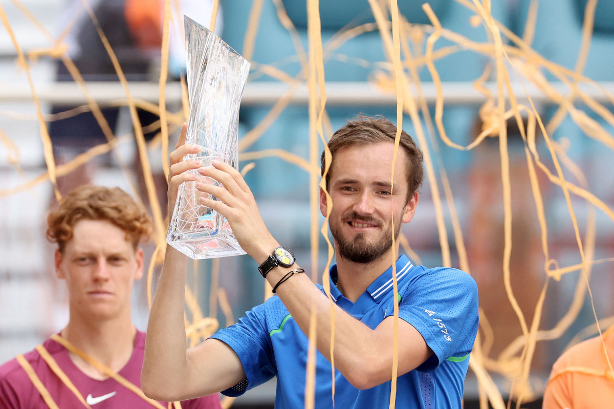 Medvedev beats Sinner in straight sets to clinch  Miami Open title