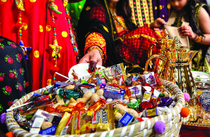 To celebrate Gargee’an, children dressed up in traditional attire frolic door-to-door to exchange candy, nuts, and sometimes small toys. (Shutterstock)