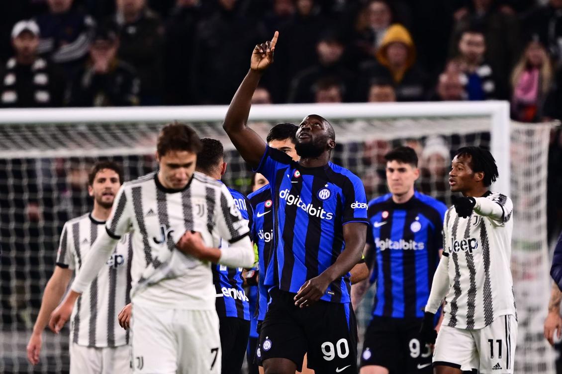 Inter Milan’s forward Romelu Lukaku (C) celebrates after scoring a goal during their Italian Cup semifinal first leg match against Juventus on Apr. 4 2023 at the “Allianz Stadium” in Turin. (AFP)