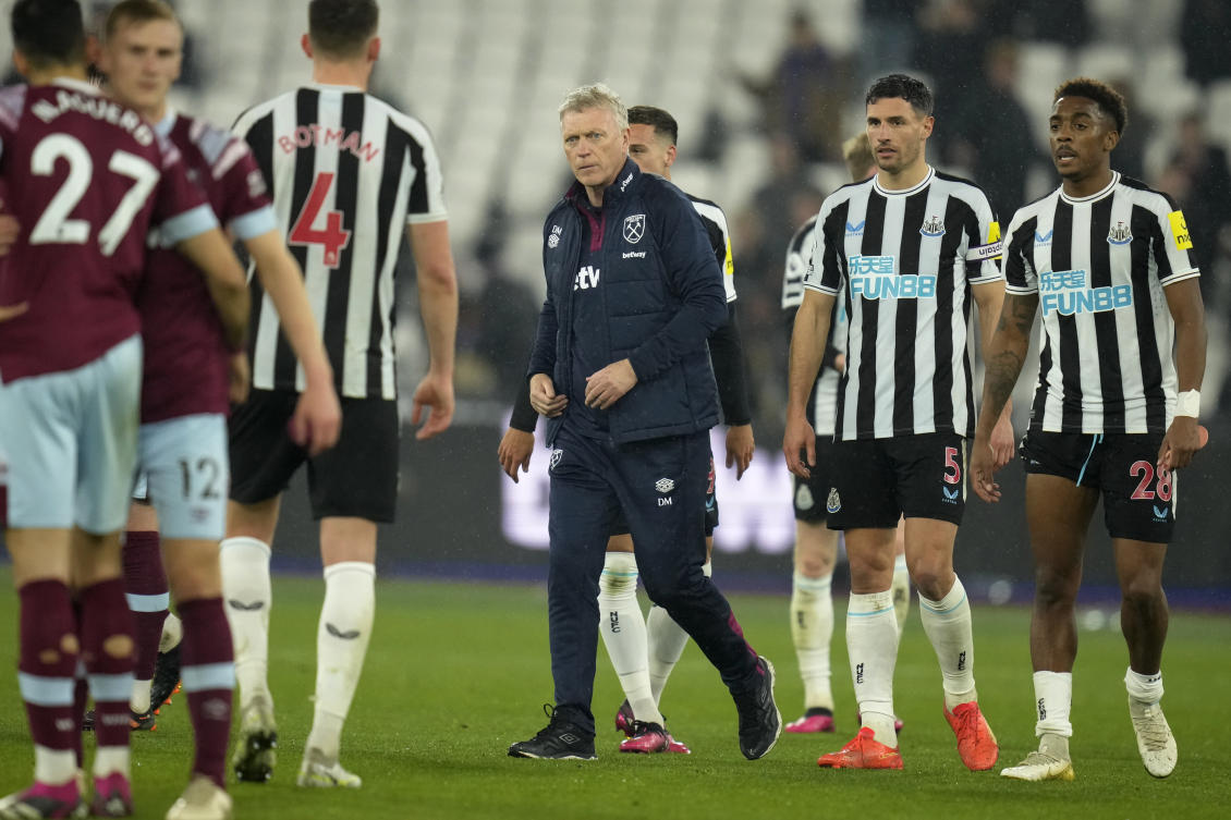 West Ham’s manager David Moyes walks at the end of their English Premier League match against Newcastle United at The London stadium in London, on Apr. 5, 2023. (AP)