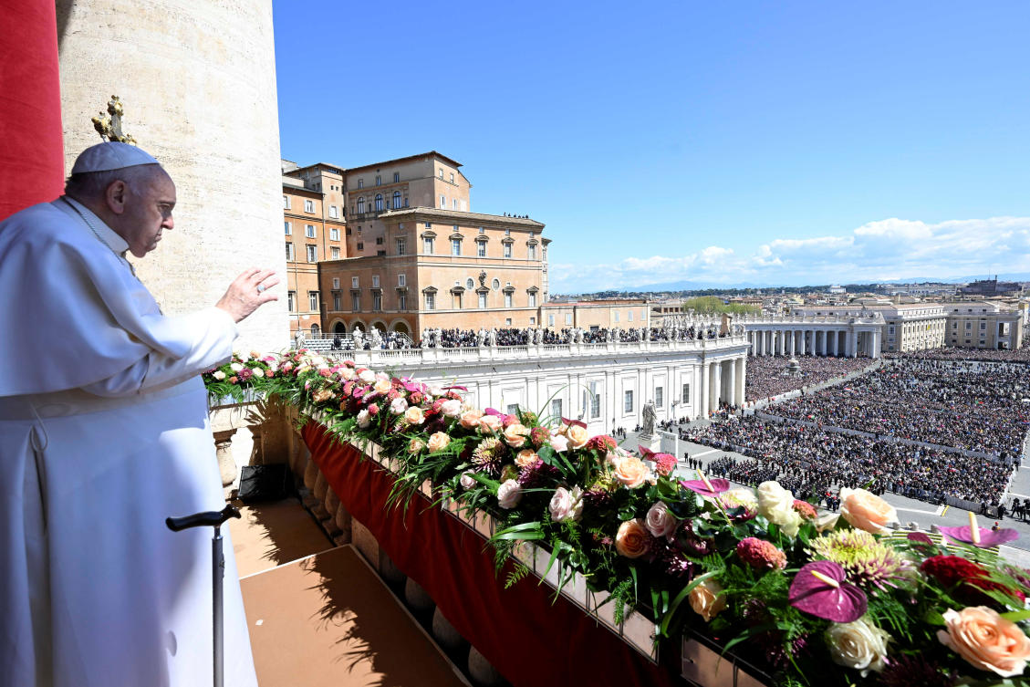 Pope Francis delivers his 'Urbi et Orbi' ('To the City and the World') message at St. Peter's Square, on Easter Sunday, at the Vatican, April 9, 2023. (Reuters)