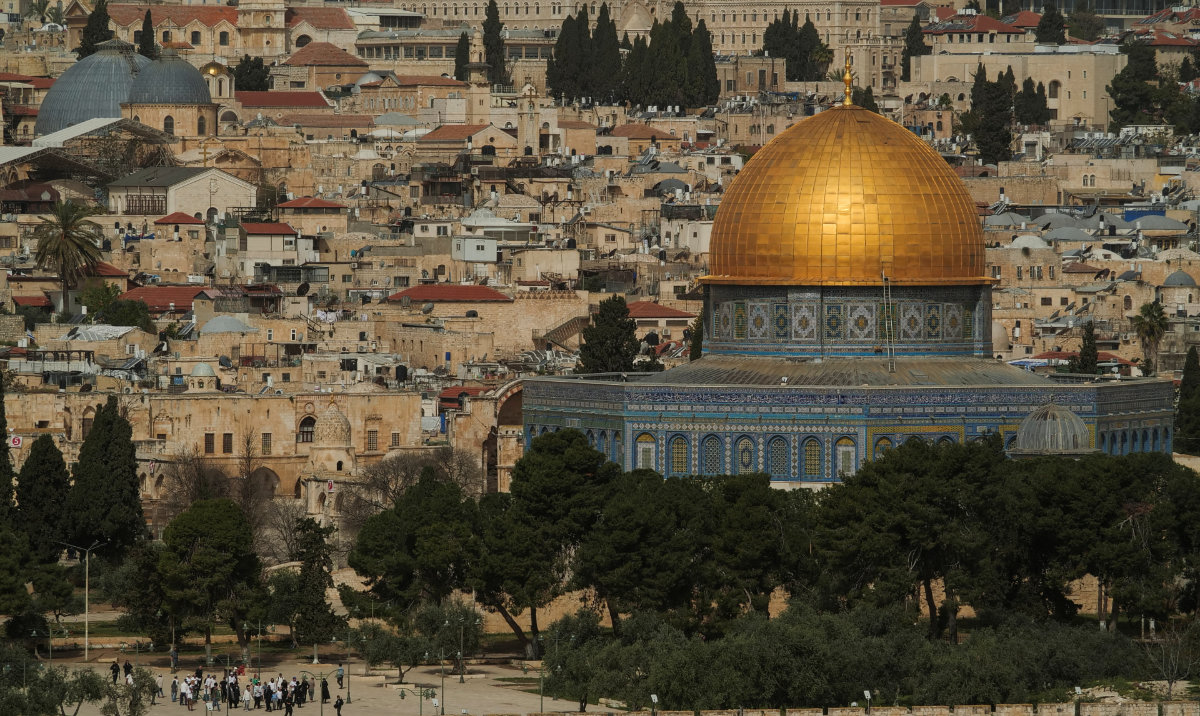 A view taken from the Mount of Olives shows a group of Jewish visitors on the Al-Aqsa compound, also known to Jews as Temple Mount, in Jerusalem's Old City, April 9, 2023. (Reuters)