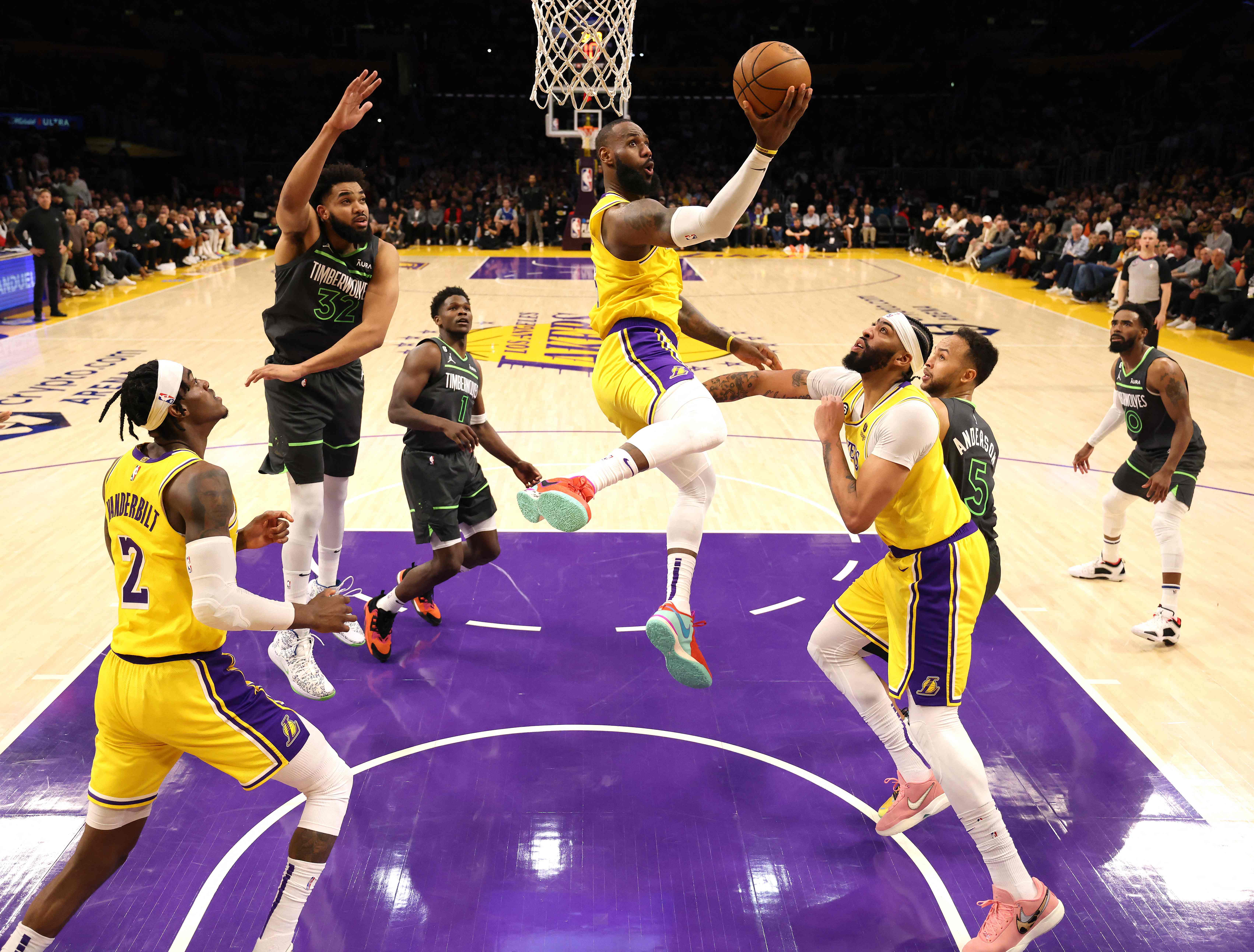 LeBron James scored 30 points as the Los Angeles Lakers muscled their way into the NBA playoffs on Tuesday. (Getty Images North America/AFP)
