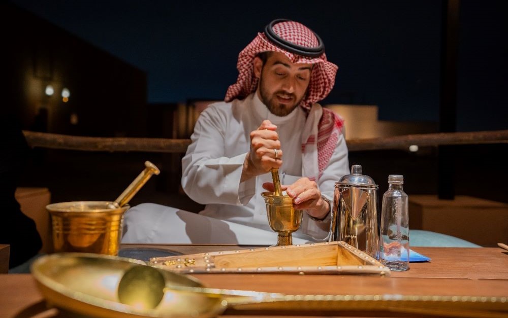 Ramadan visitors to historic Saudi site learn secrets to coffee making