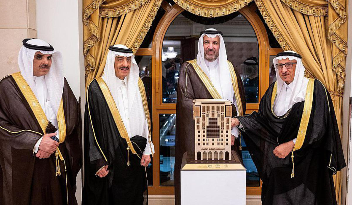 Prince Faisal bin Salman, Governor of Madinah and Chairman of the Alshifa Endowment Supervision Council launched the Alshifa Health Endowment Fund today. (SPA)