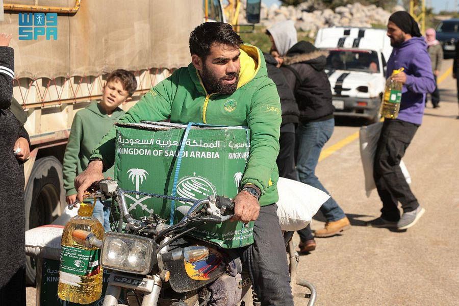 Syrian and Palestinian refugees living across Lebanon received 174 tons of food. (SPA)