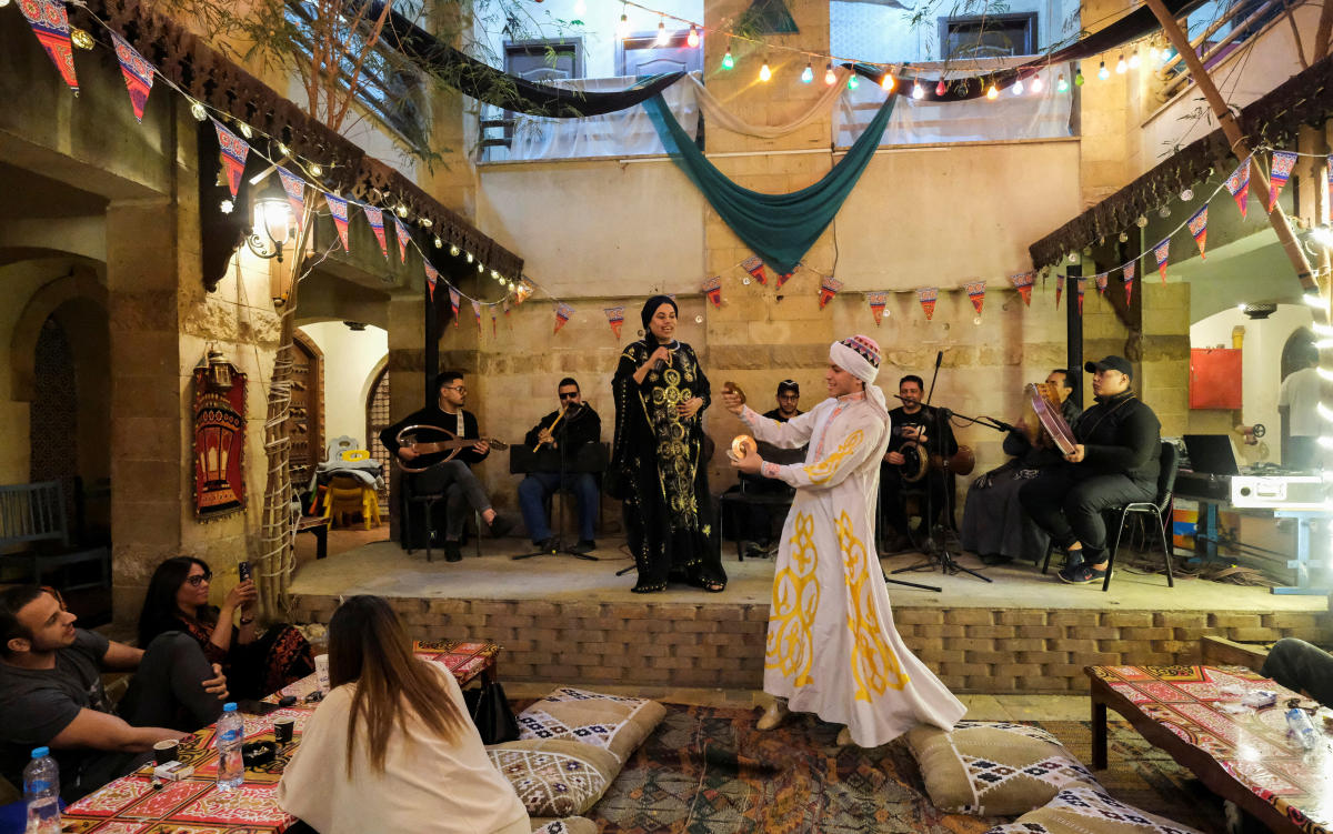 Egyptian female Islamic chanters break into male-dominated field