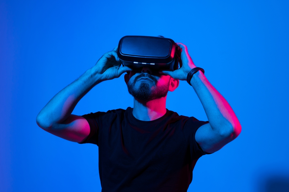 Participants will learn how to build their own projects and explore the software. (Shutterstock)
