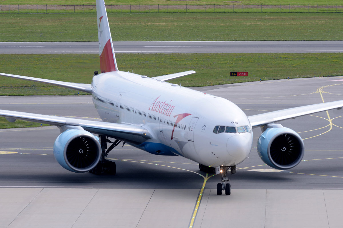 Clogged toilets force Austrian Airlines flight return