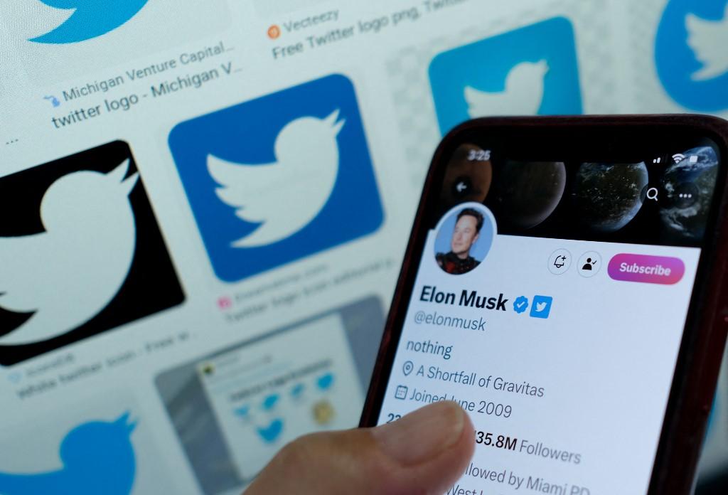 Twitter reinstates blue ticks for some media, celebrities