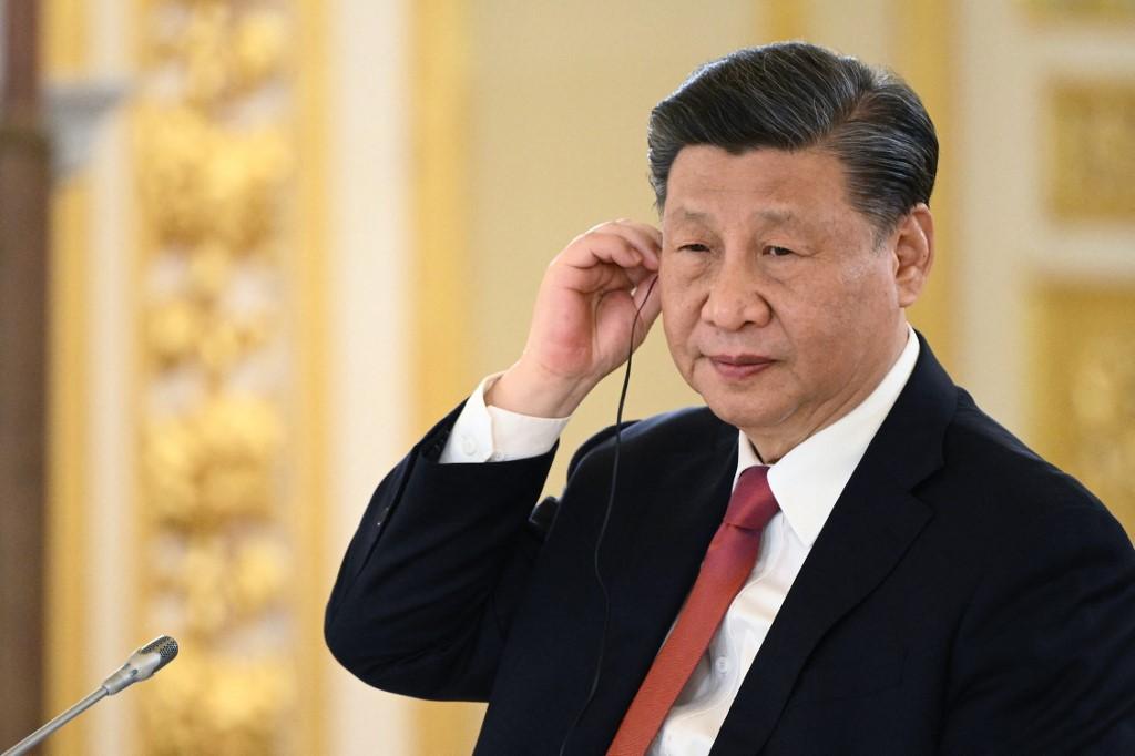 Chinese President Xi Jinping told his Ukrainian counterpart Volodymyr Zelensky that China will make efforts for a ceasefire as soon as possible. (AFP)