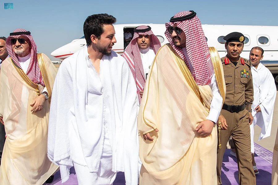 Jordan’s Crown Prince Hussein bin Abdullah arrives at Jeddah airport on Sunday. (SPA)