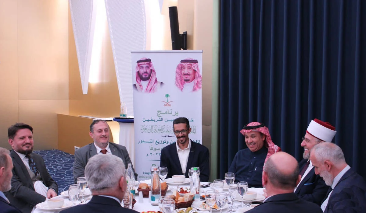 Islamic dignitaries, officials, and worshippers attended the iftar banquets in Kosovo. (SPA)