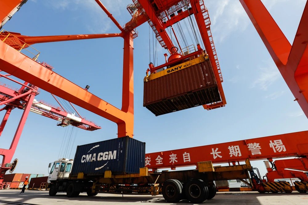 The ADB forecasts that China's economy will grow 5 percent this year. (Shutterstock)