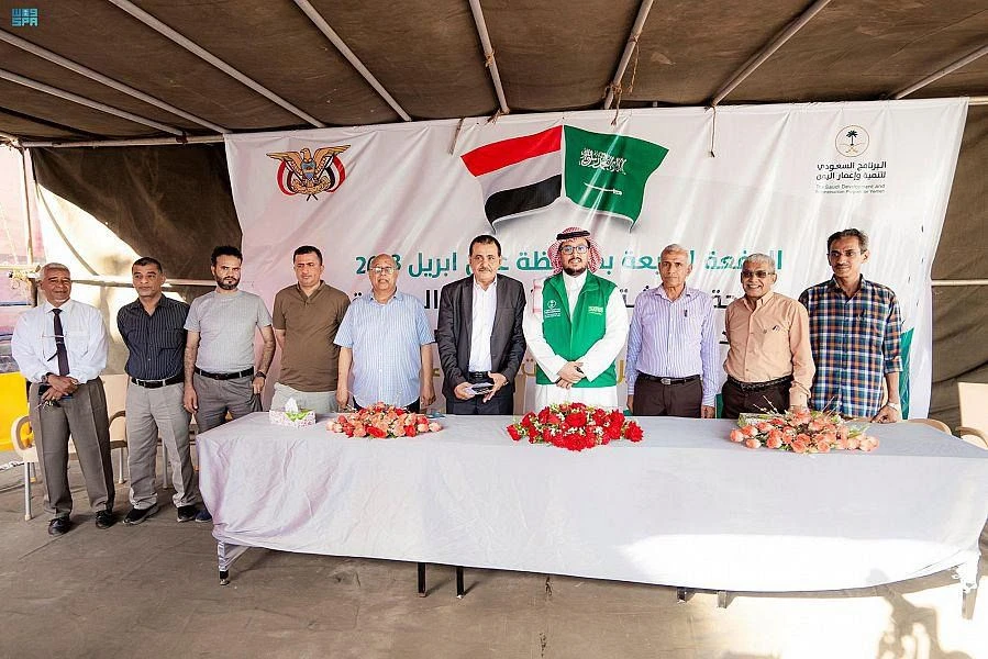 The fourth batch of the Saudi oil derivatives grant, consisting of 150,000 metric tons of diesel and 100,000 metric tons of mazut, has arrived in Aden. (SPA)