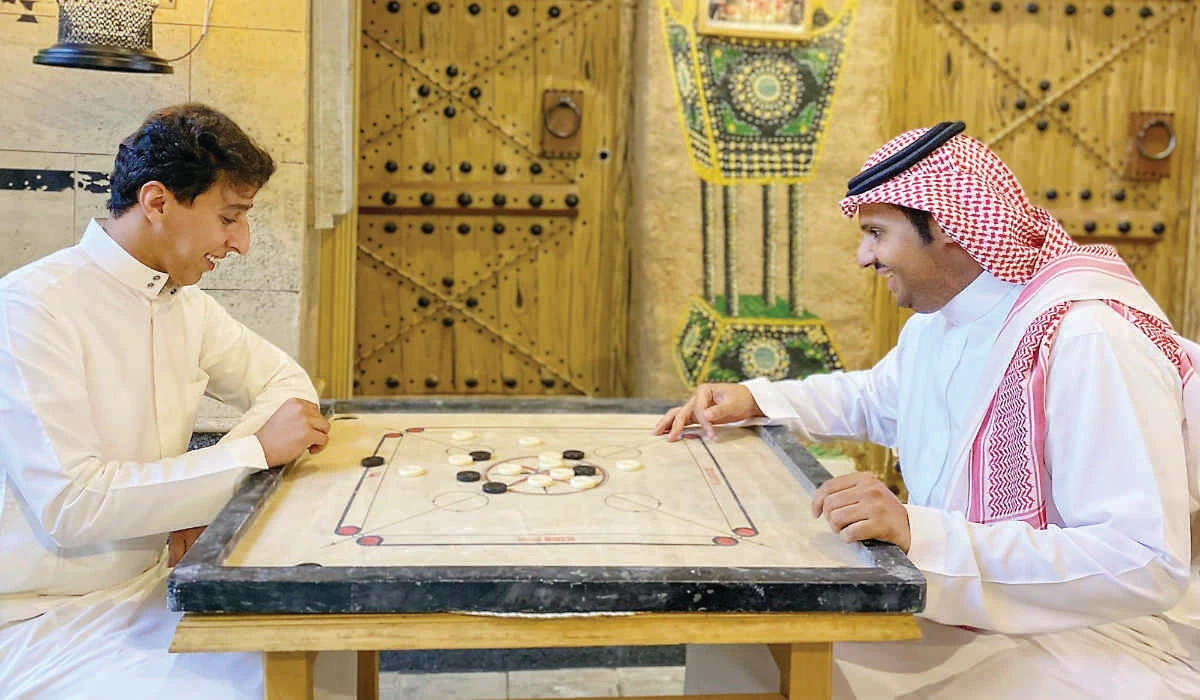 Many locals and residents in Saudi Arabia engage in recreational activities and light exercises to maintain a balanced and healthy life during Ramadan. (SPA)