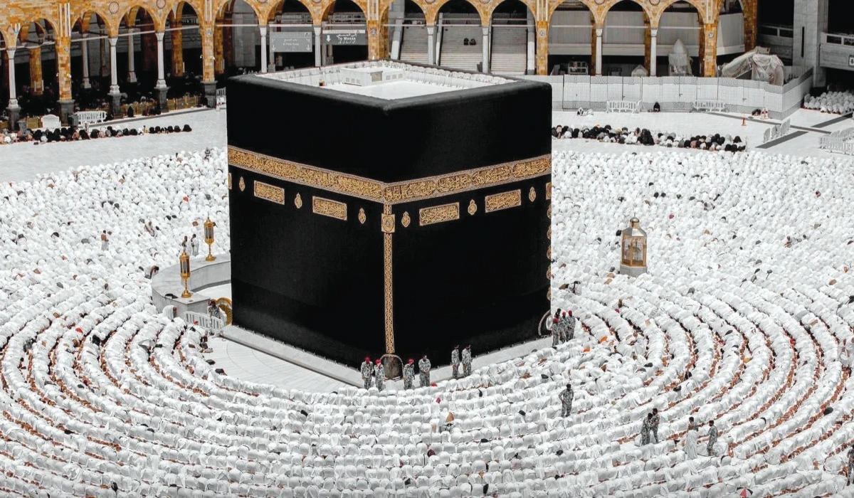 Throughout the year, worshippers from around the world stand together to perform their prayers and pilgrimage at the Grand Mosque in the holy city. (SPA)