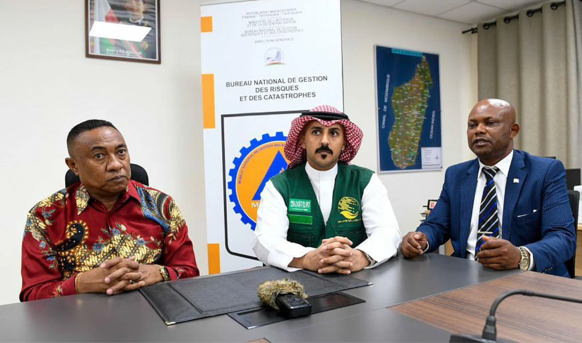 The Saudi team announced that Riyadh will provide $2 million worth of food aid to Madagascar. (SPA)