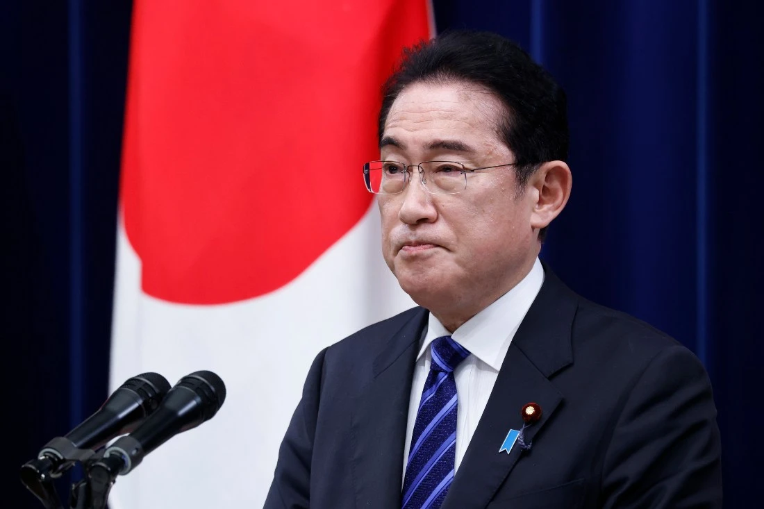 Japan PM resumes campaigning after blast incident