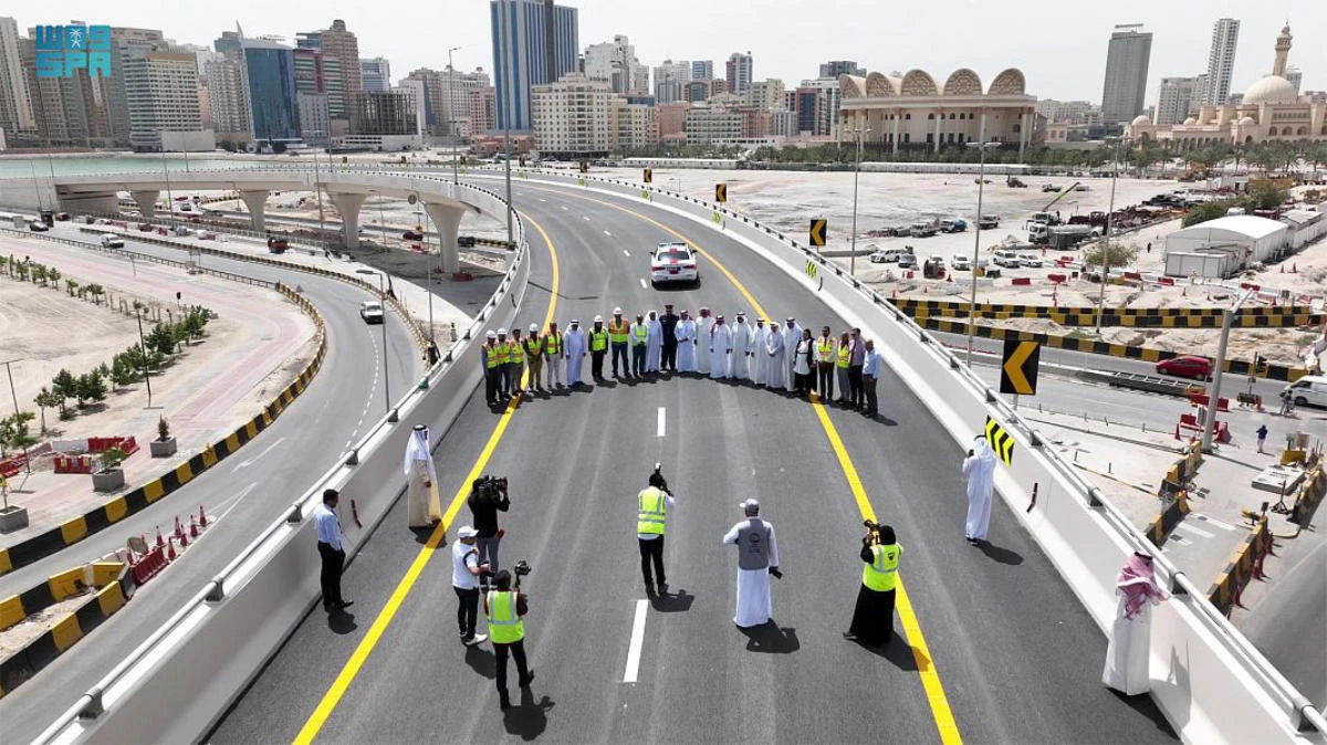 The development project of Al-Fateh Street, funded by the SFD within its development activity in Bahrain, aims to contribute to the traffic flow from north to south. (SPA)