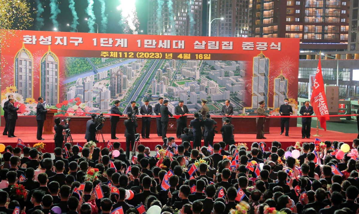 North Korean leader Kim Jong Un (C) attending a ceremony to mark completion of the 10,000-unit housing project in Pyongyang. (AFP)