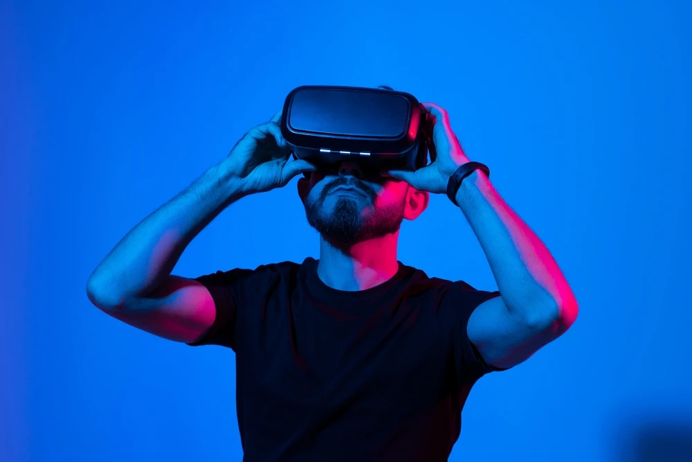 Participants will learn how to build their own projects and explore the software. (Shutterstock)
