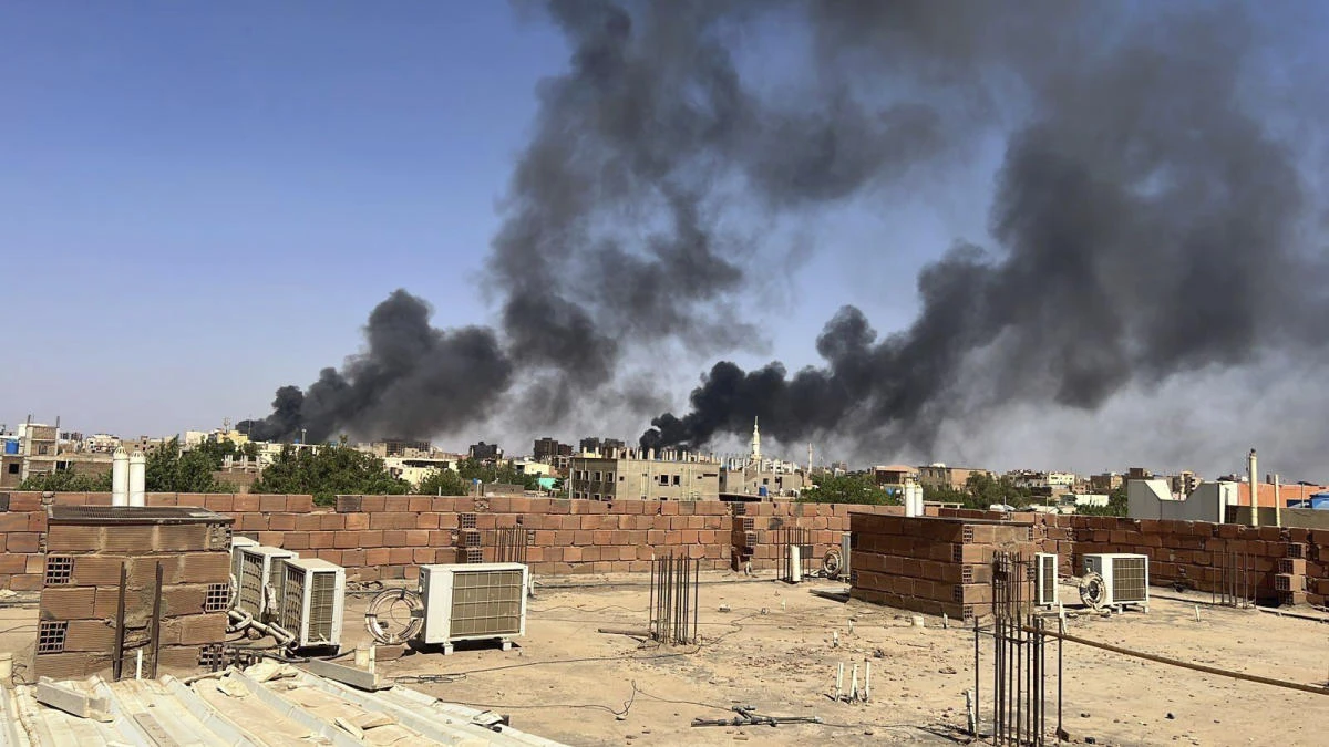 Eid al-Fitr holiday, typically filled with prayer, celebration and feasting was a somber one in Sudan, as gunshots rang out across the capital of Khartoum and heavy smoke billowed over the skyline. (File/AP)