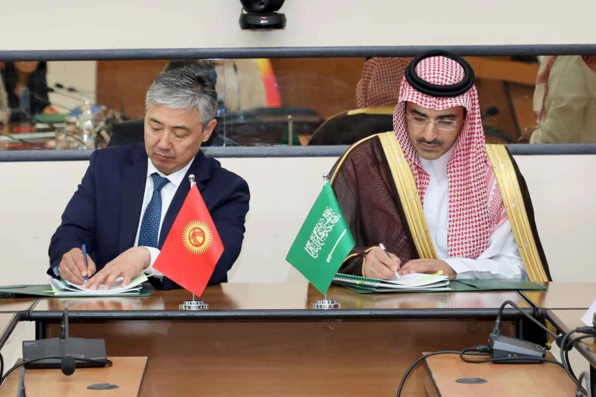 Sultan bin Abdulrahman Al-Marshad and Almaz Baketaev signed two agreements on soft development loans worth $130 million. (SPA)