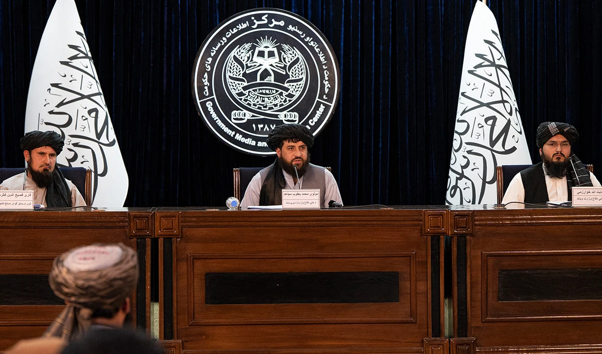 The army chief of staff Qari Fasihuddin Fitrat (L), acting defence minister of Afghanistan Mohammad Yaqoob Mujahid (C) and Taliban defence ministry spokesman Enayatullah Khawarizmi speak during a press conference in Kabul on August 28, 2022. (AFP/File)