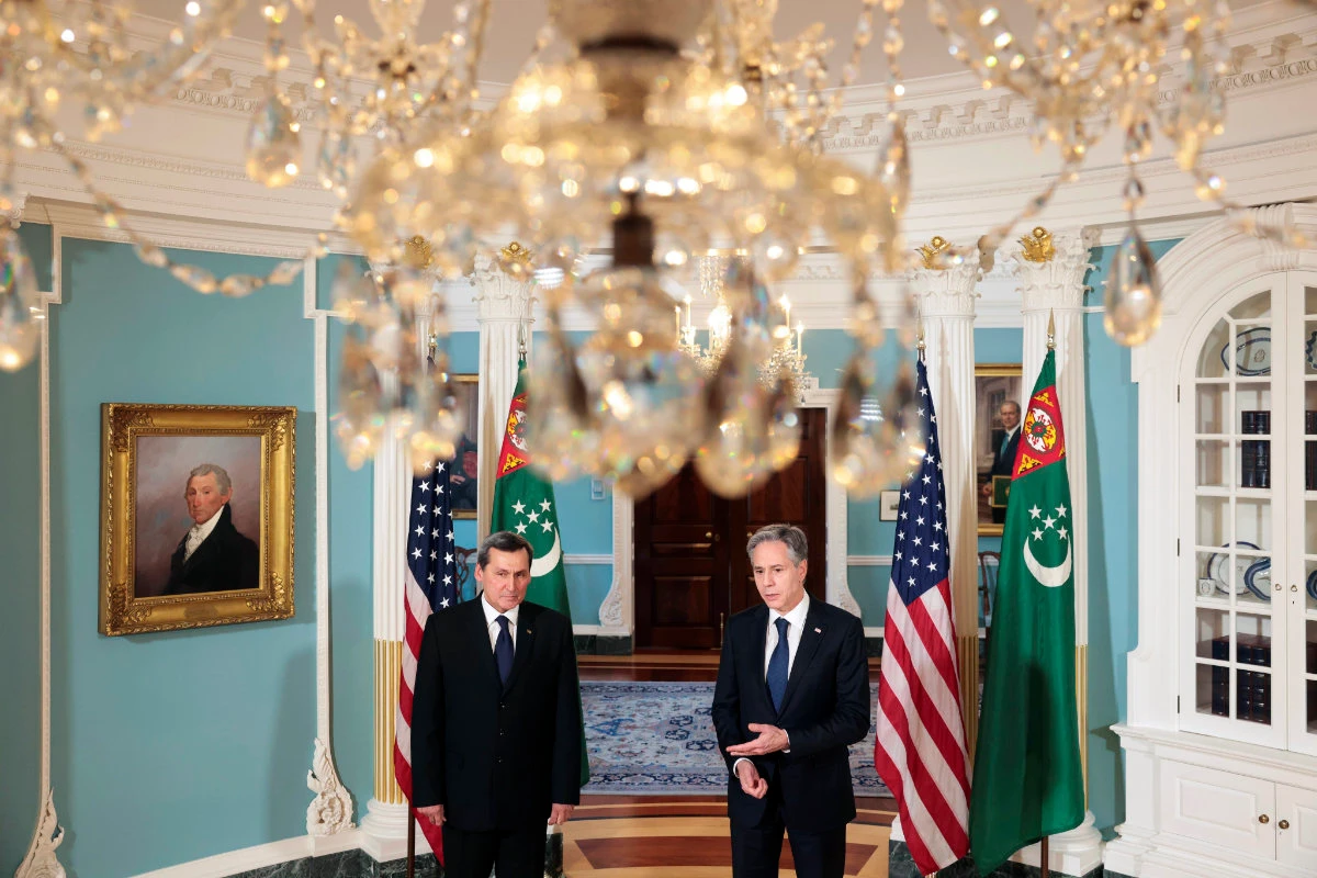 US Secretary of State Antony Blinken and Turkmenistan's FM Rashid Meredov meet in Washington on April 24, 2023. (AP)