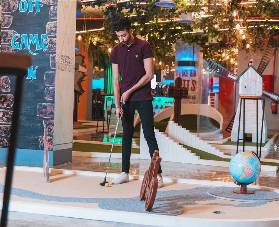 Indoor golf