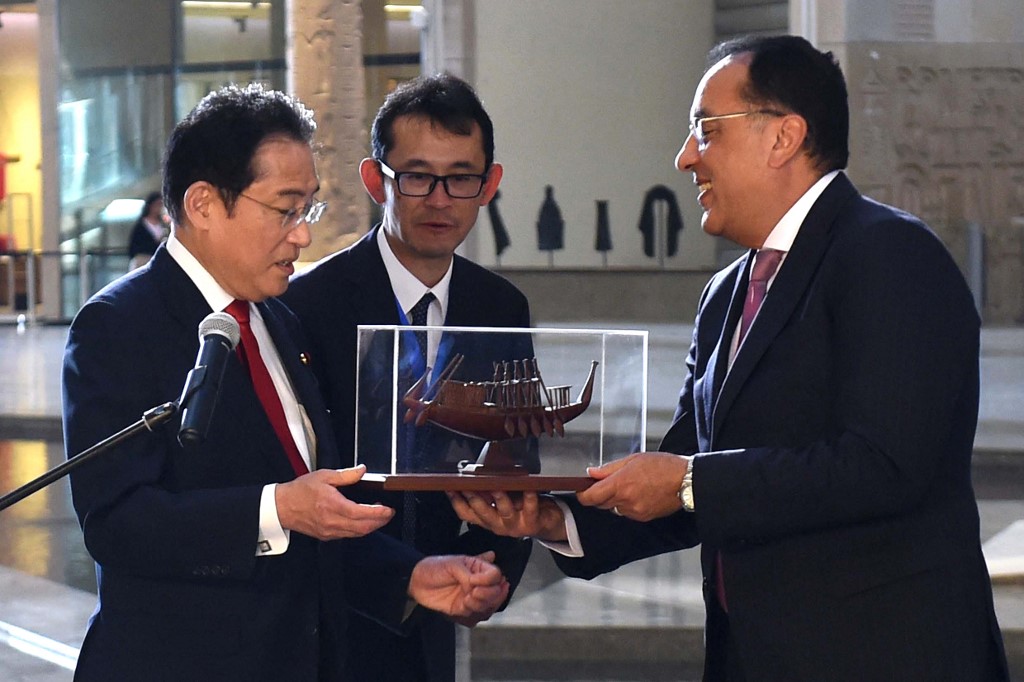 Egyptian Prime Minister Mostafa Madbouly and his Japanese counterpart Fumio Kishida.(Egypt’s Prime Minister Office/AFP)