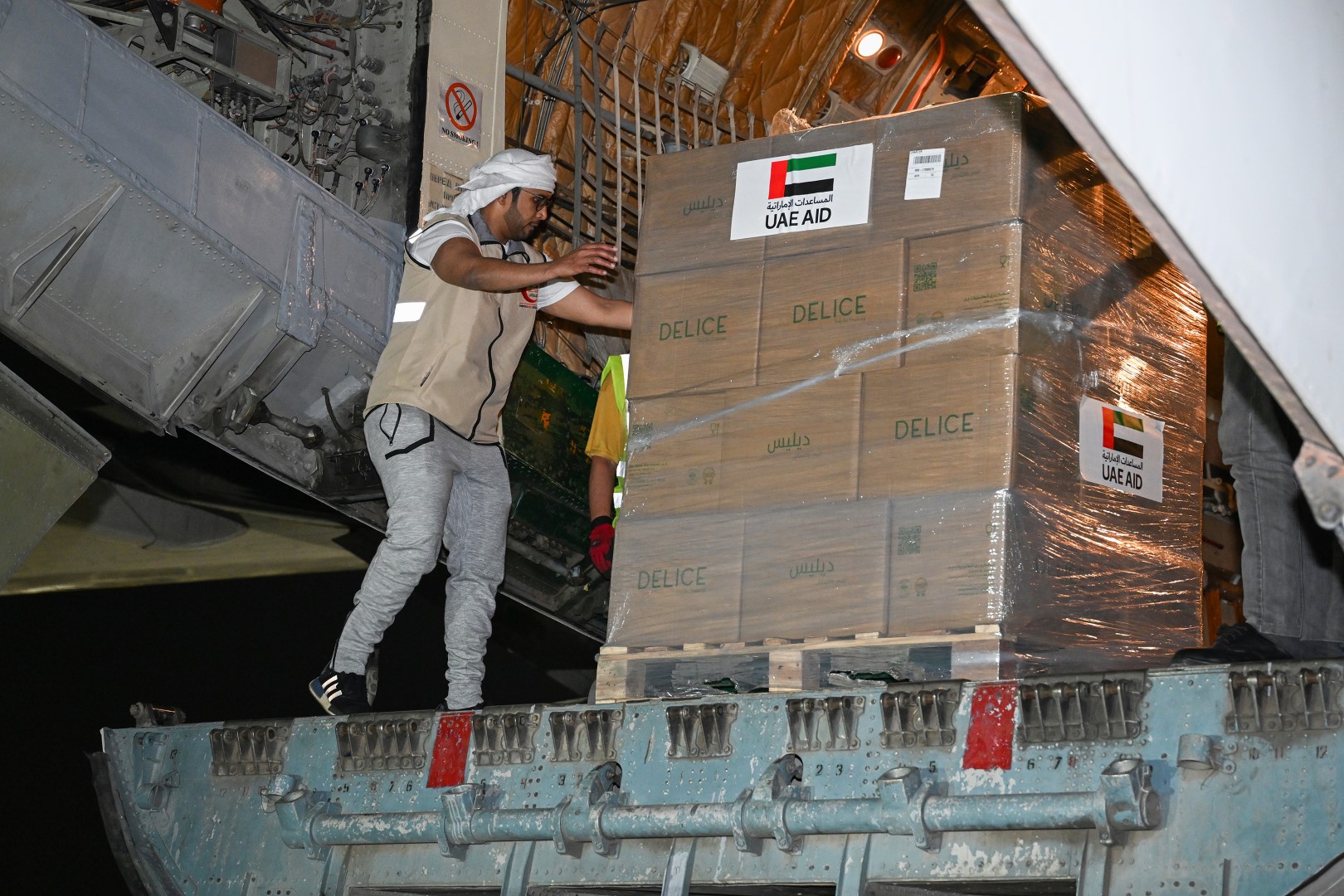 UAE sends humanitarian aid for Sudanese refugees in Chad