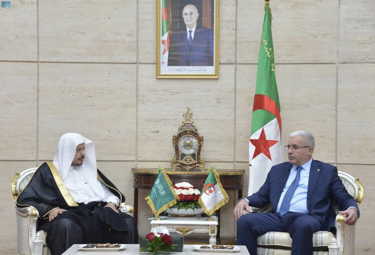 Saudi Shoura Council Speaker Sheikh Abdullah Al-Asheikh holds talks with the speaker of the Algerian People’s National Assembly, Ibrahim Boughali, in Algiers. (SPA)