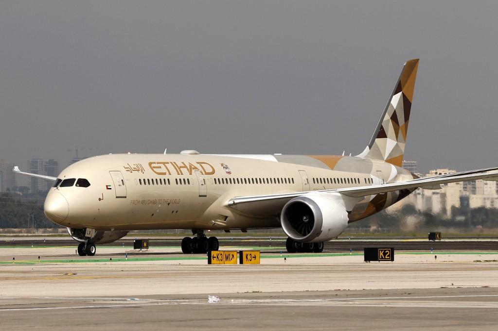 BOTIM, Etihad Airways sign deal to allow bookings using AI within chat app