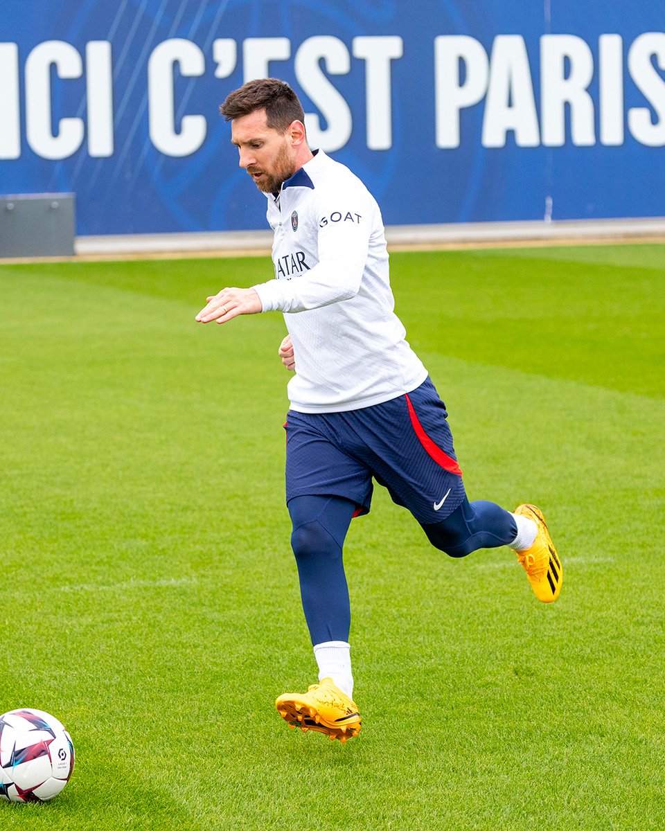 Leo Messi returns to training Monday morning. credit: @PSG_English