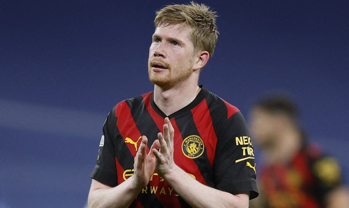 Manchester City's Kevin De Bruyne applauds the fans after the Champions League first leg match against Real Madrid on May 9, 2023. (Reuters)