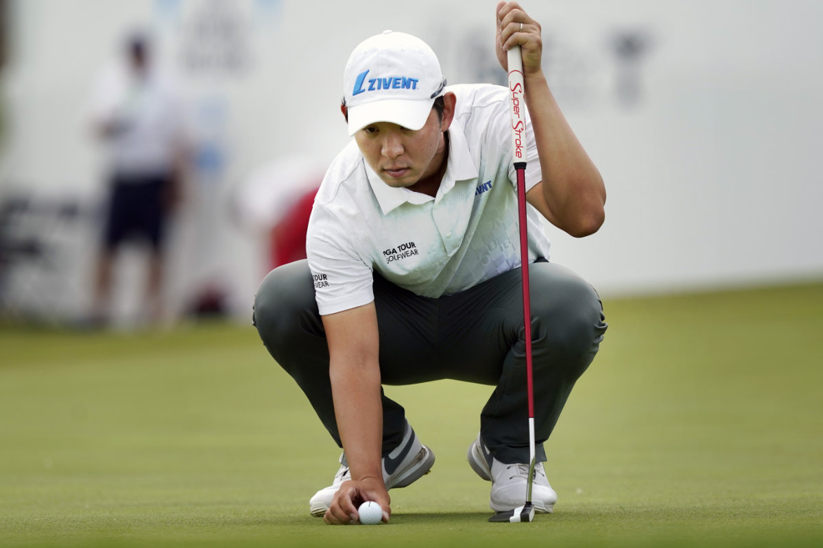 S.Y. Noh leads Byron Nelson by 3 after course record-tying 60