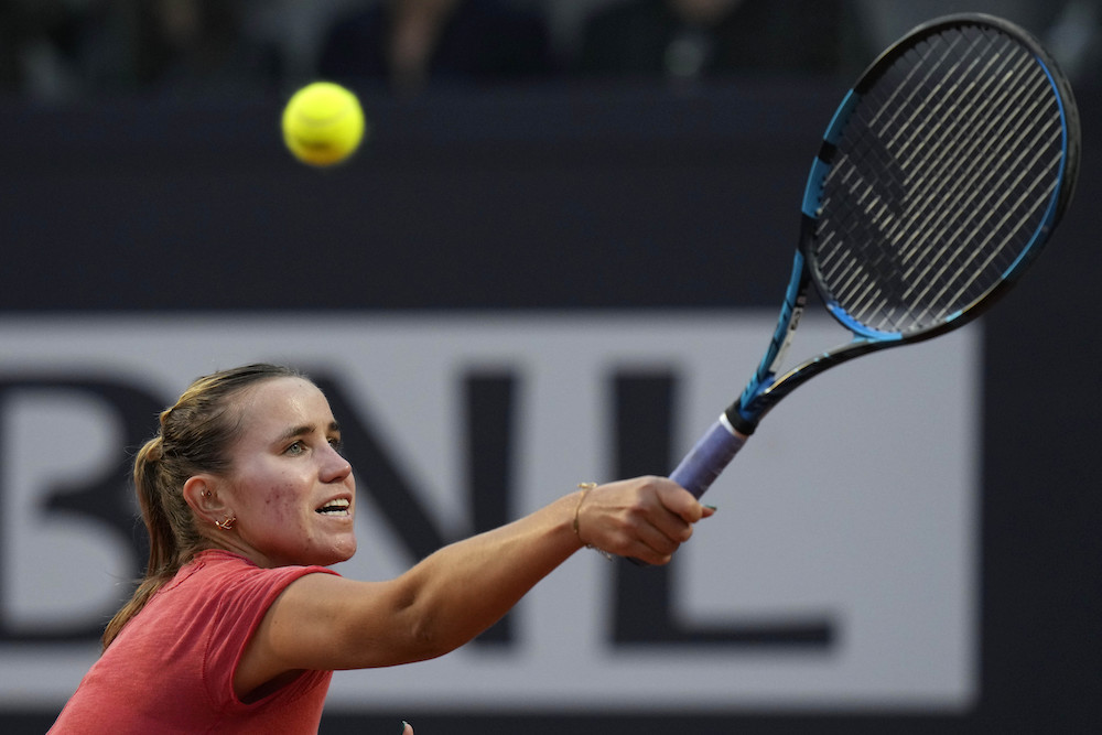 Djokovic ‘feels good’ after injury as Sabalenka crashes in Rome