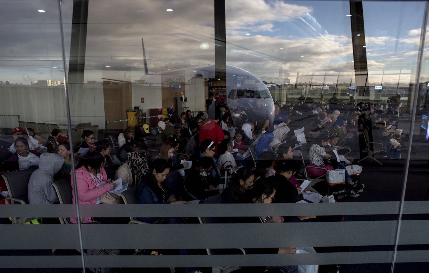 Philippine delegation visits Kuwait to seek clarification over visa suspension