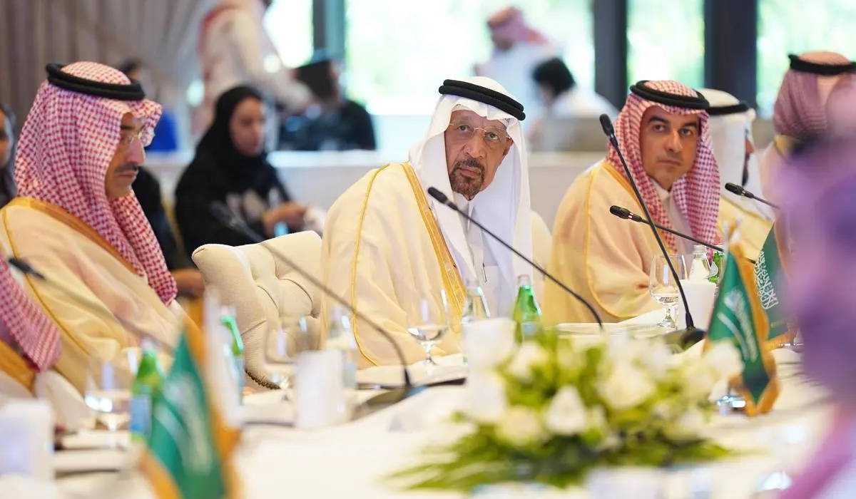 Saudi Investment Minister Al-Falih talked about the importance of Bahrain and Saudi projects in the private sector as an engine to spur growth. (SPA)