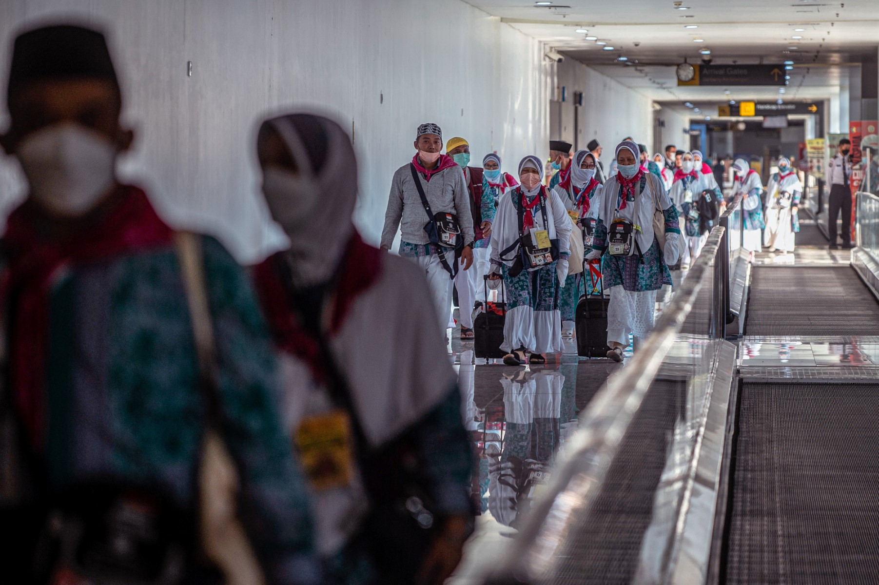 Indonesian pilgrims prepare to depart to Makkah from Juanda International Airport in Surabaya on June 4, 2022. (AFP/File)