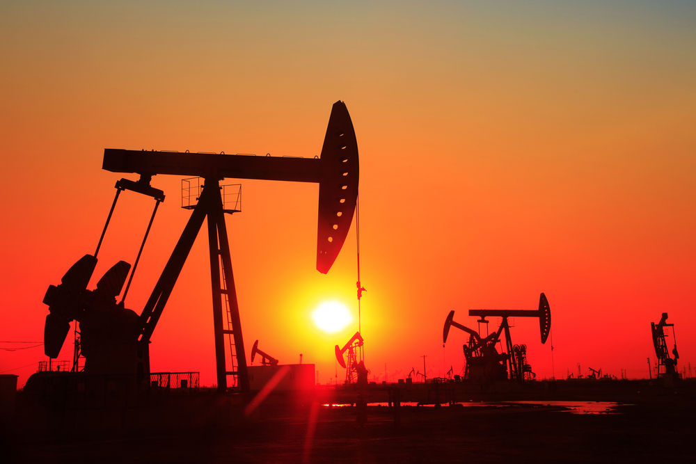 The G7, the EU, and Australia agreed to impose a $60-per-barrel price cap on Russian seaborne crude oil. (Shutterstock)