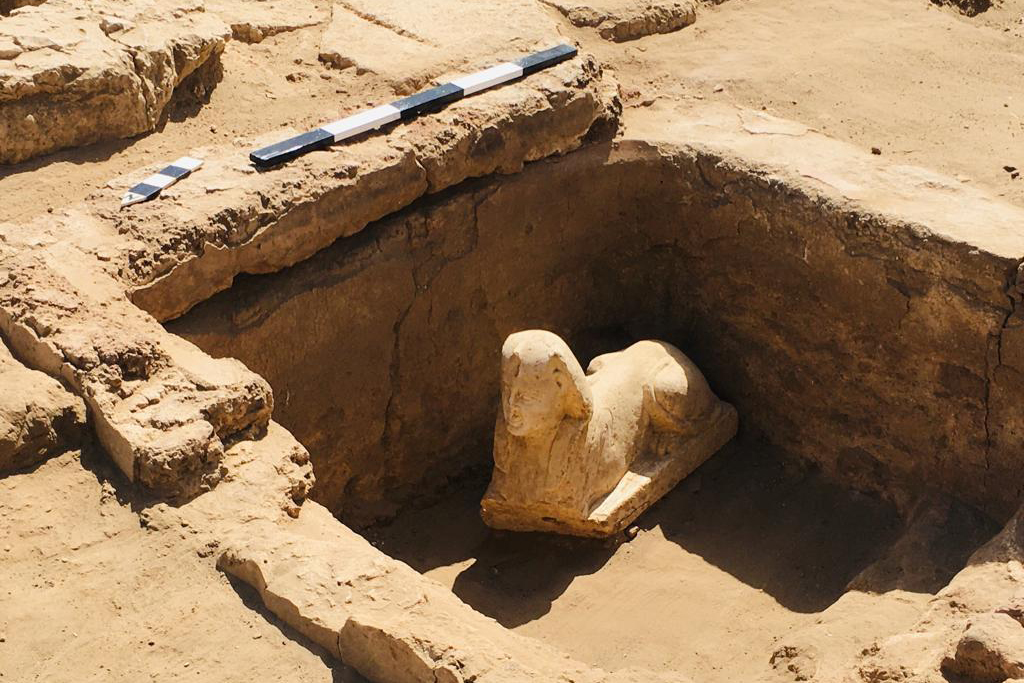 Egyptian Ministry of Tourism and Antiquities earlier showed the unearthed statue of the Sphynx near the Dendera Temple in the Qina (Qena) governorate. (File/AFP)