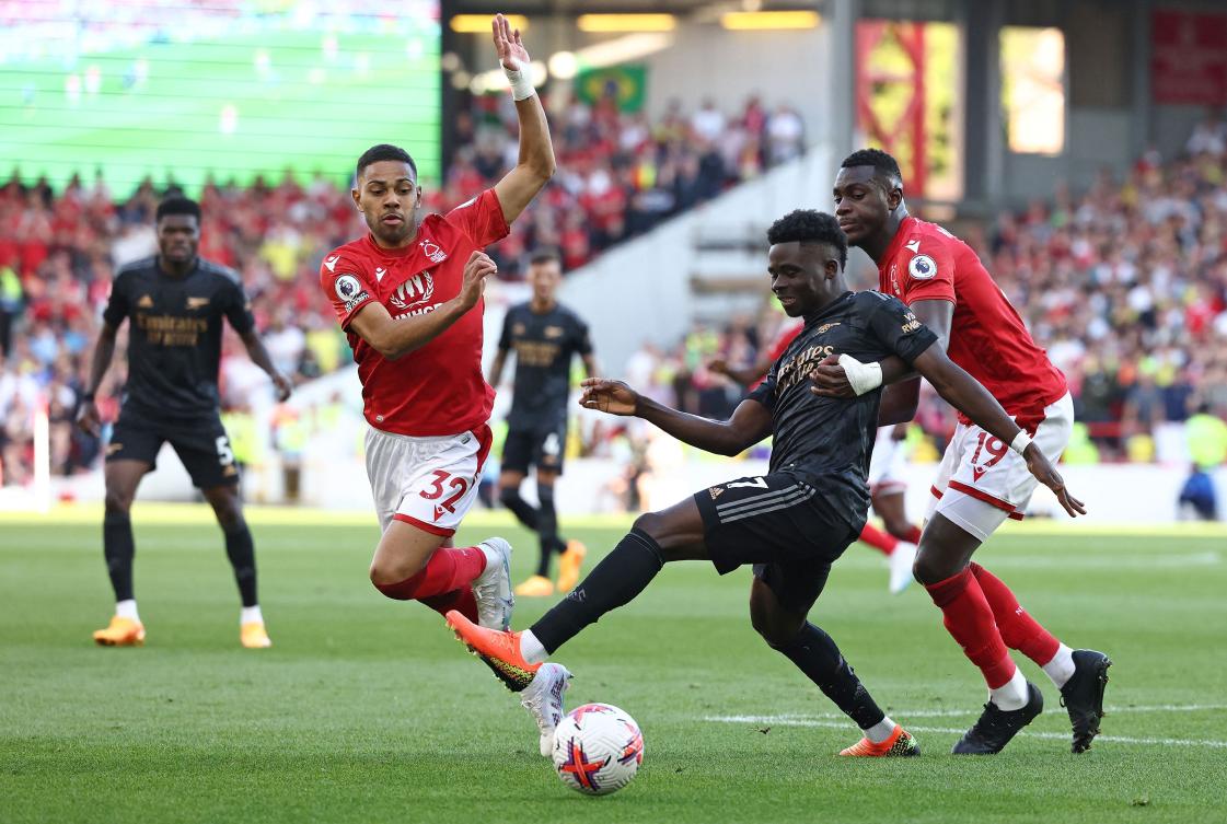 Arsenal sign star winger Bukayo Saka to extended contract through 2027