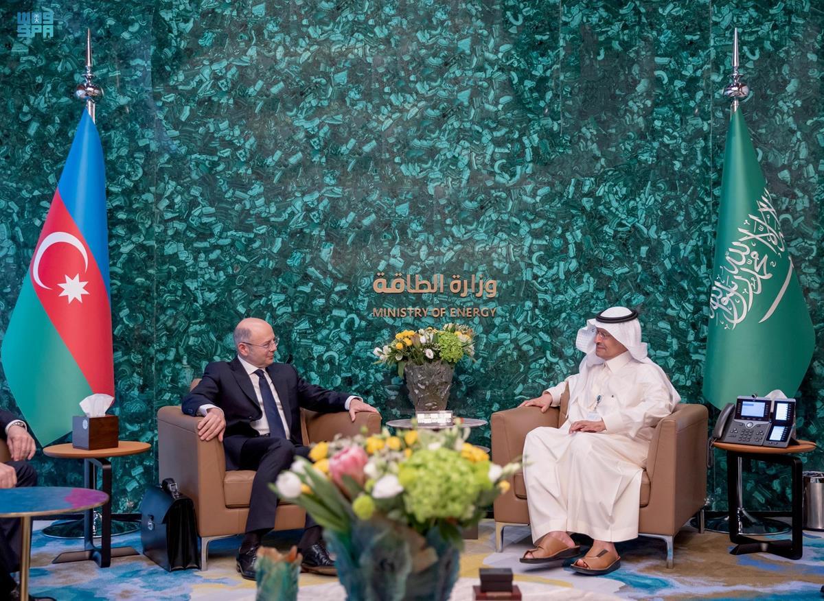 Saudi Energy Minister Prince Abdulaziz bin Salman and his Azerbaijani counterpart. (SPA)