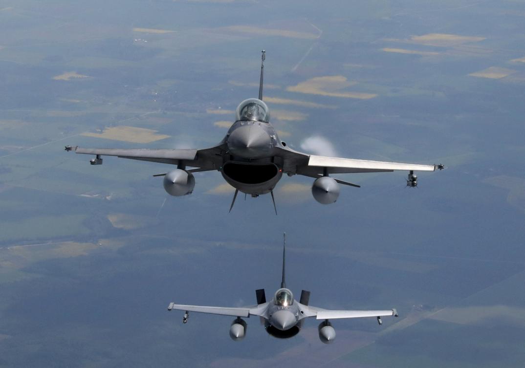 Norway will support training programs for Ukrainian pilots to fly F-16 fighter jets. (AFP/File)