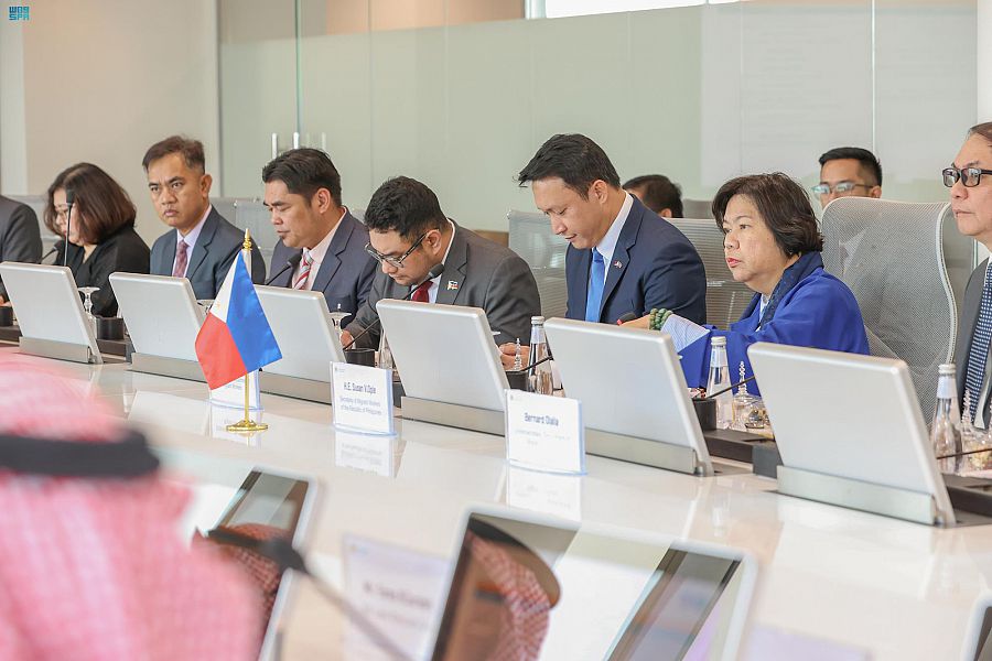 A Philippine delegation led by Department of Migrant Workers Secretary Susan Ople, second right, met with Saudi Human Resources and Social Development Minister Ahmed Al-Rajhi in Riyadh on May 24, 2023. (SPA)