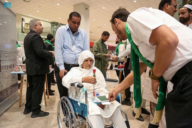 First group of 773 Pakistani Hajj pilgrims reaches Makkah from Madinah